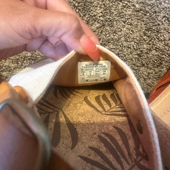 Reef Women's White and Tan Slip-On Shoes - Picture 10 of 10